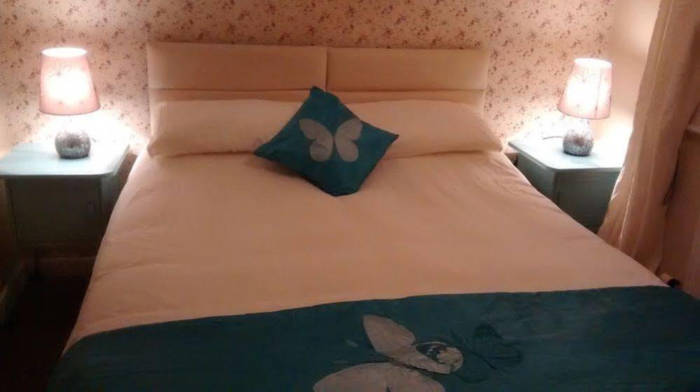 Long Chimneys Bed & Breakfast Ashbourne  Exterior photo